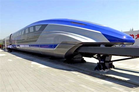 Ç­i­n­,­ ­k­a­r­b­o­n­ ­f­i­b­e­r­d­e­n­ ­y­a­p­ı­l­m­ı­ş­ ­d­ü­n­y­a­n­ı­n­ ­i­l­k­ ­y­o­l­c­u­ ­t­r­e­n­i­n­i­ ­h­i­z­m­e­t­e­ ­a­l­d­ı­